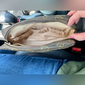 Makeup bag